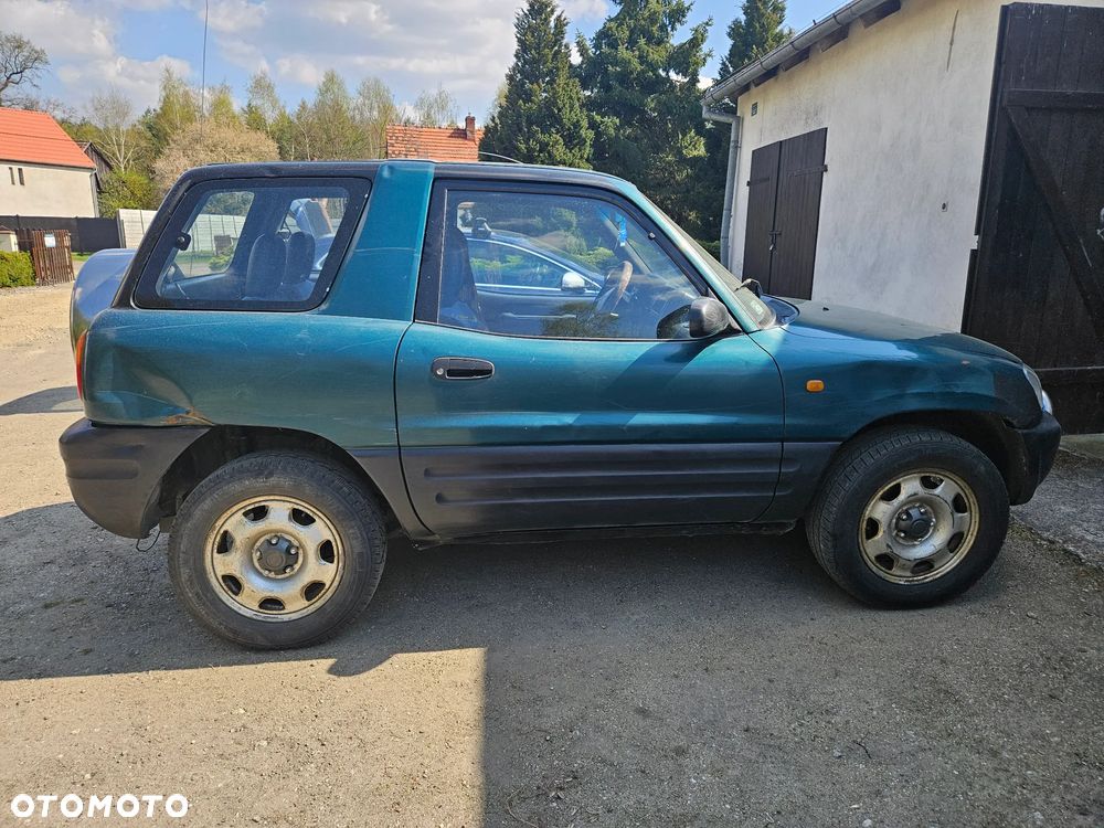 Toyota RAV4 2.0 - 6