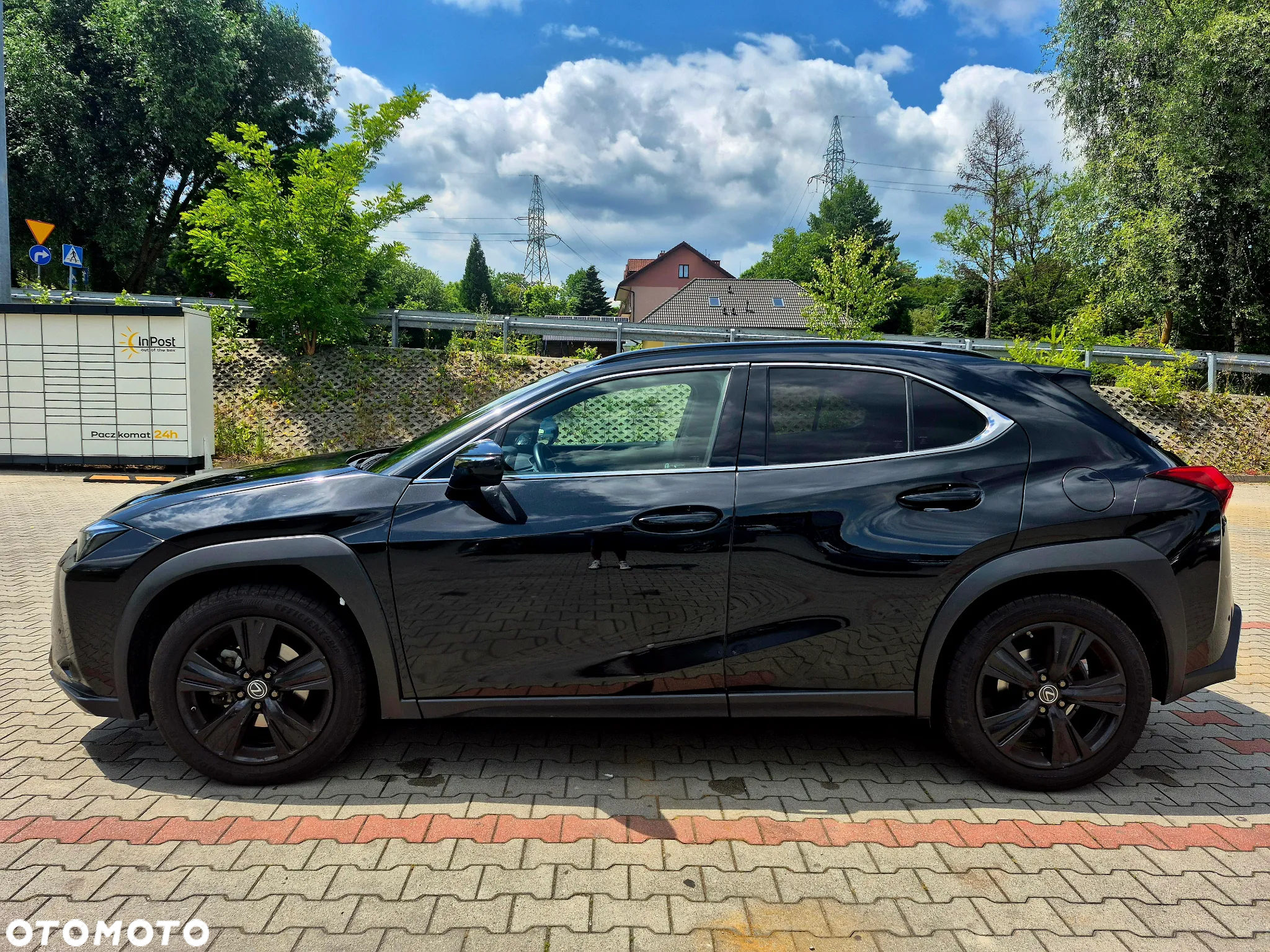 Lexus UX - 4