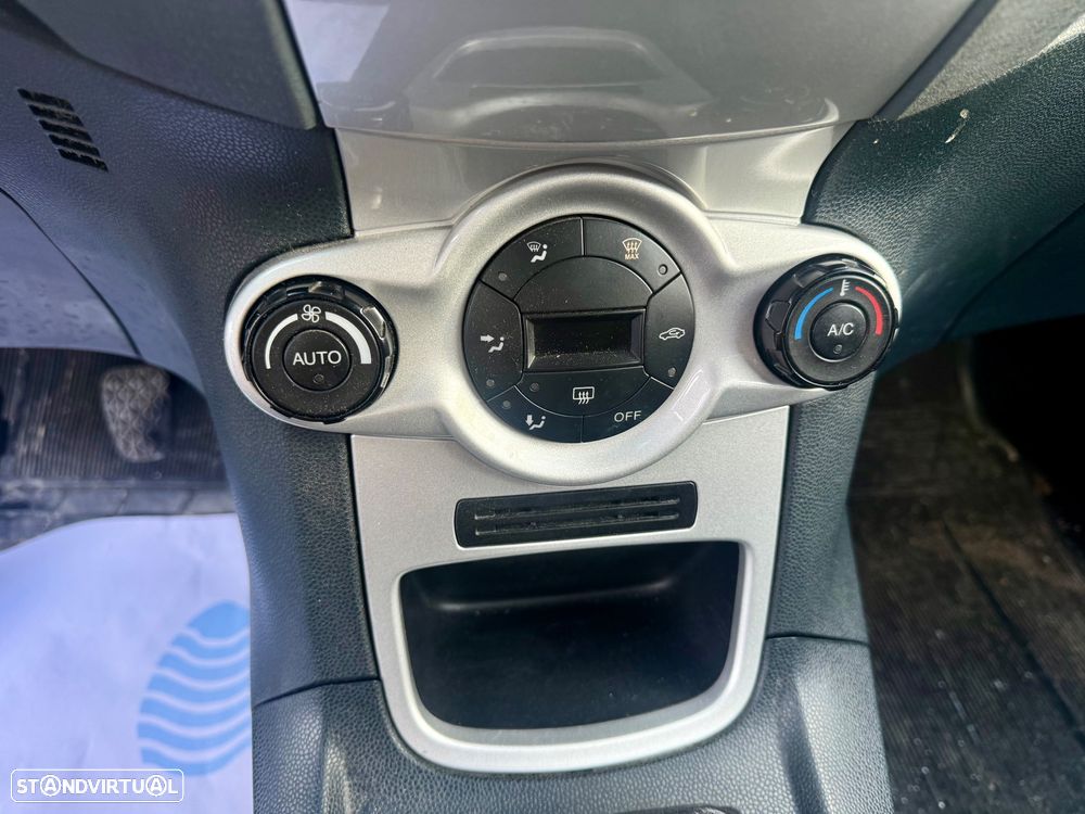 Ford Fiesta 1.6 TDCI Titanium - 14