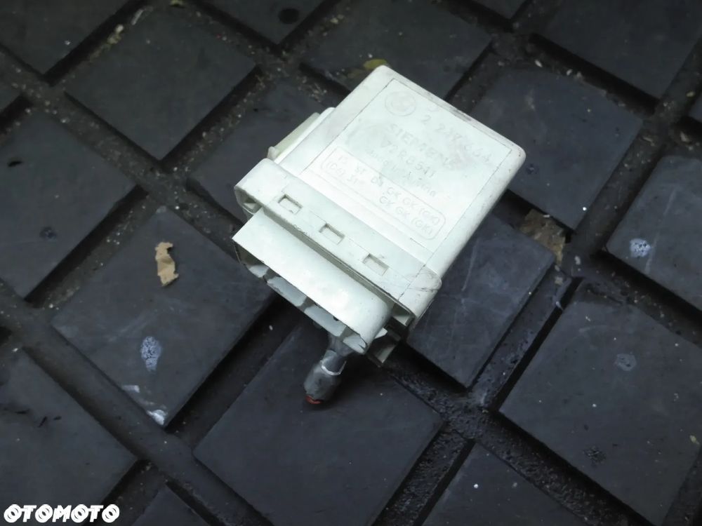 PRZEKAŹNIK ŚWIEC ŻAROWYCH BMW E46 2247664 WTYCZKA INSTALACJA POSIADAM 3 SZT - 6