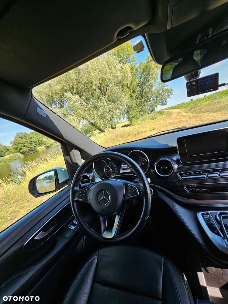 Mercedes-Benz Klasa V 300 d Extralang 9G-TRONIC Avantgarde Edition - 23