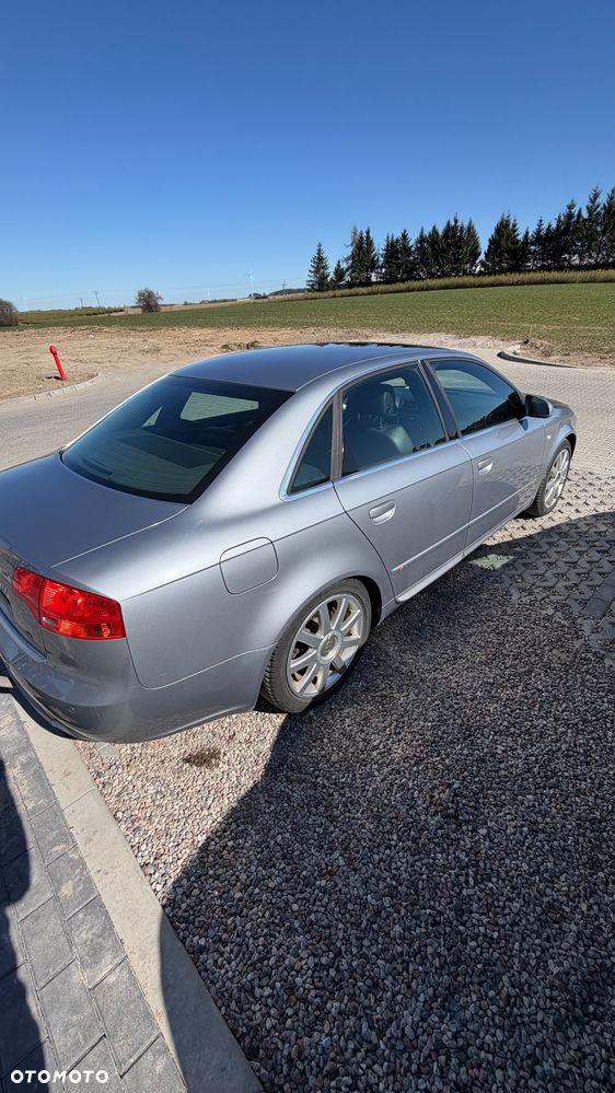 Audi A4 Limousine - 3