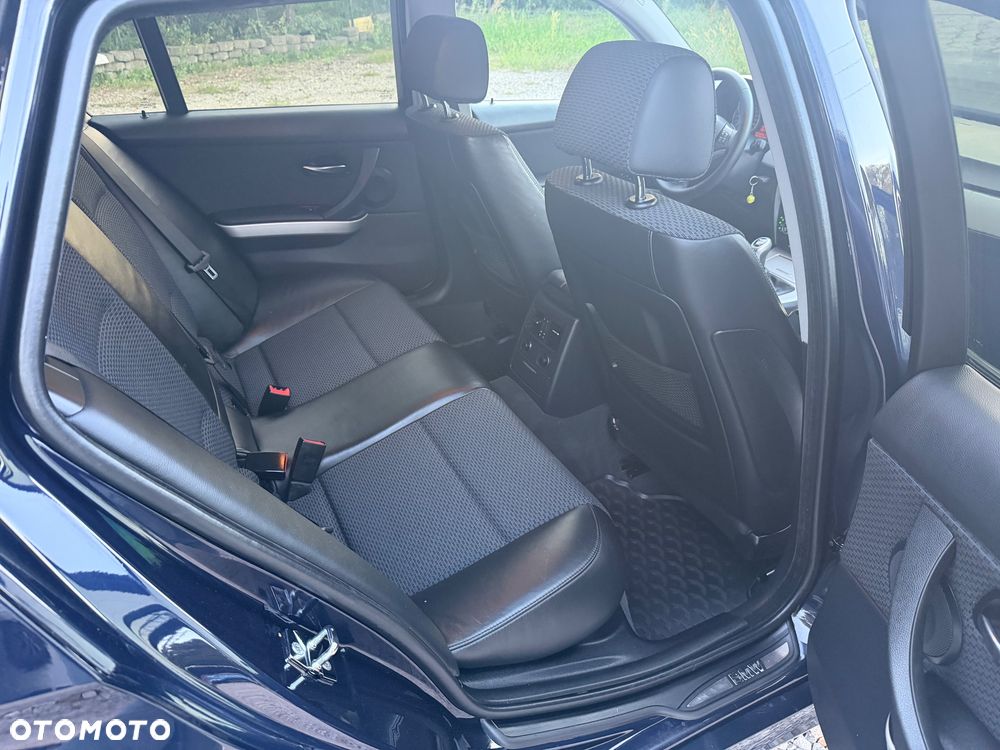 BMW Seria 3 318i - 17
