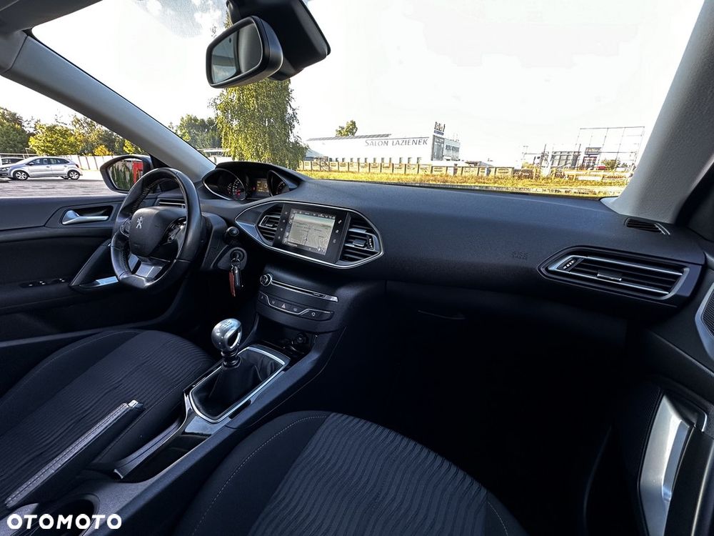 Peugeot 308 125 THP Active - 28