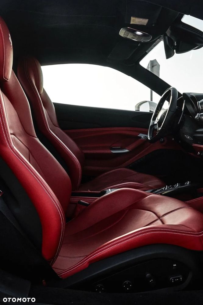 Ferrari F8 Tributo - 8
