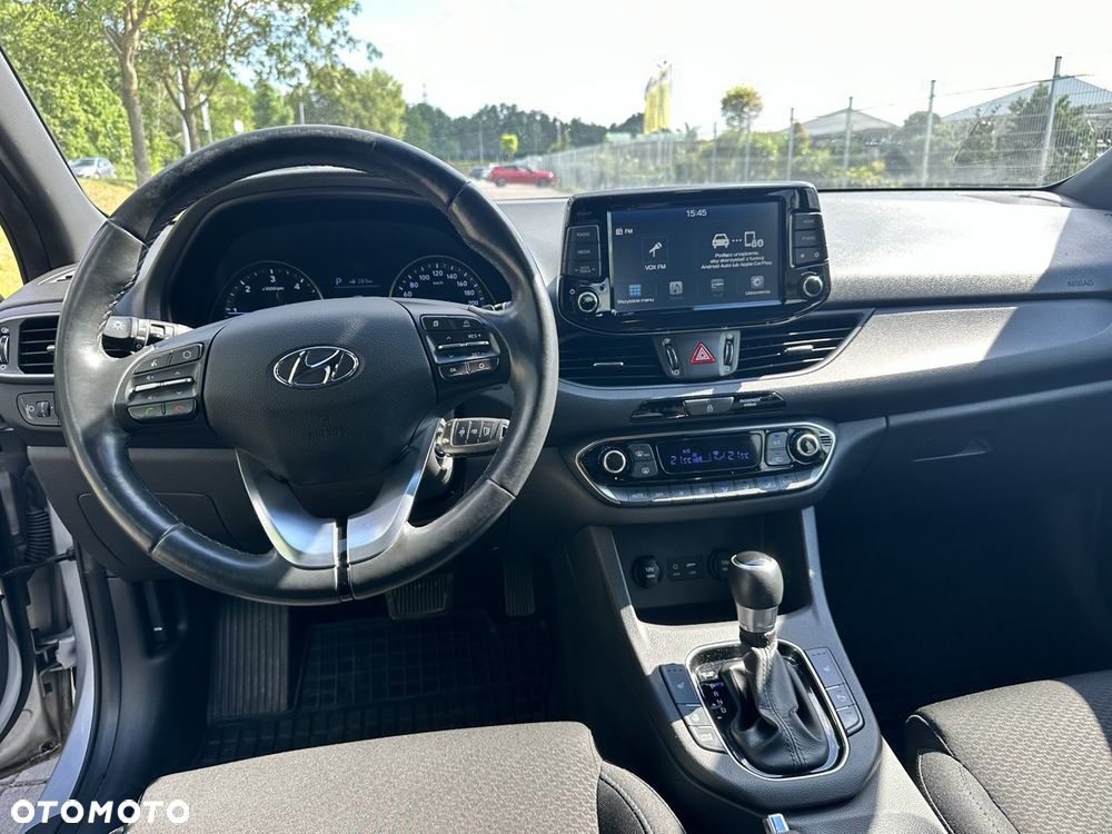 Hyundai i30 1.6 D Comfort DCT - 11