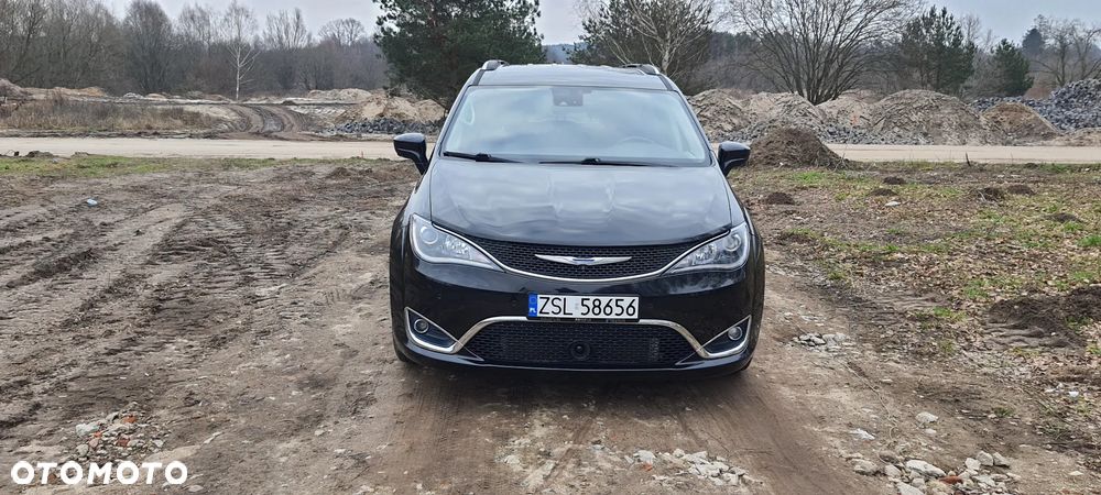 Chrysler Pacifica - 1