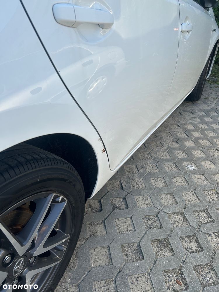 Toyota Auris - 17
