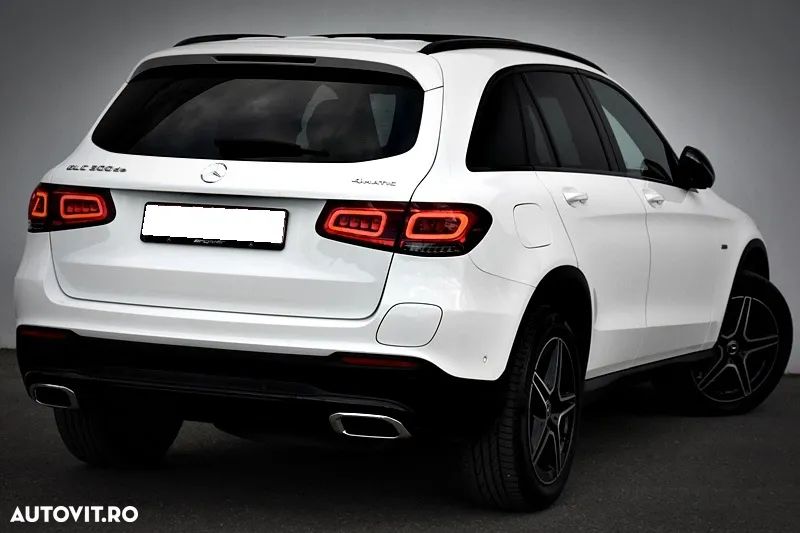 Mercedes-Benz GLC 300 de 4Matic 9G-TRONIC AMG Line - 11