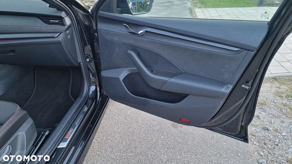 Skoda Octavia 2.0 TDI DSG RS - 20