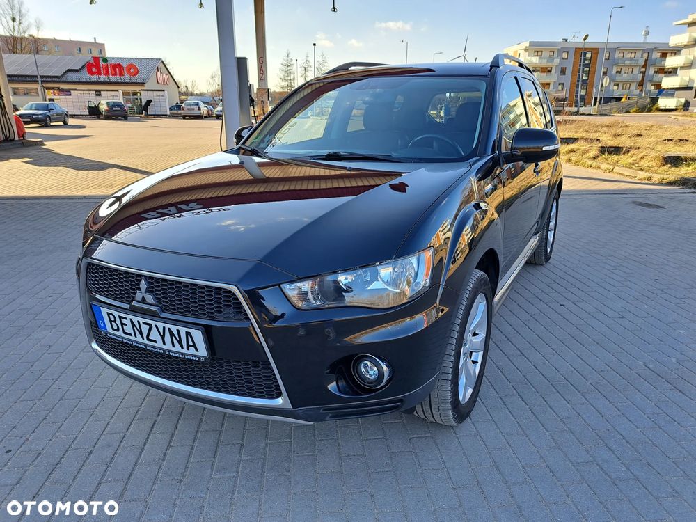 Mitsubishi Outlander - 2