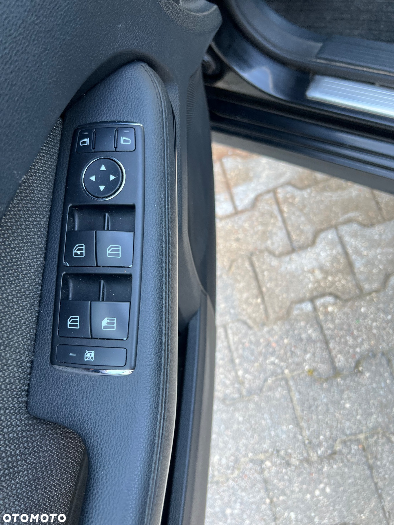 Mercedes-Benz Klasa E 350 CDI BlueEff Avantgarde - 19
