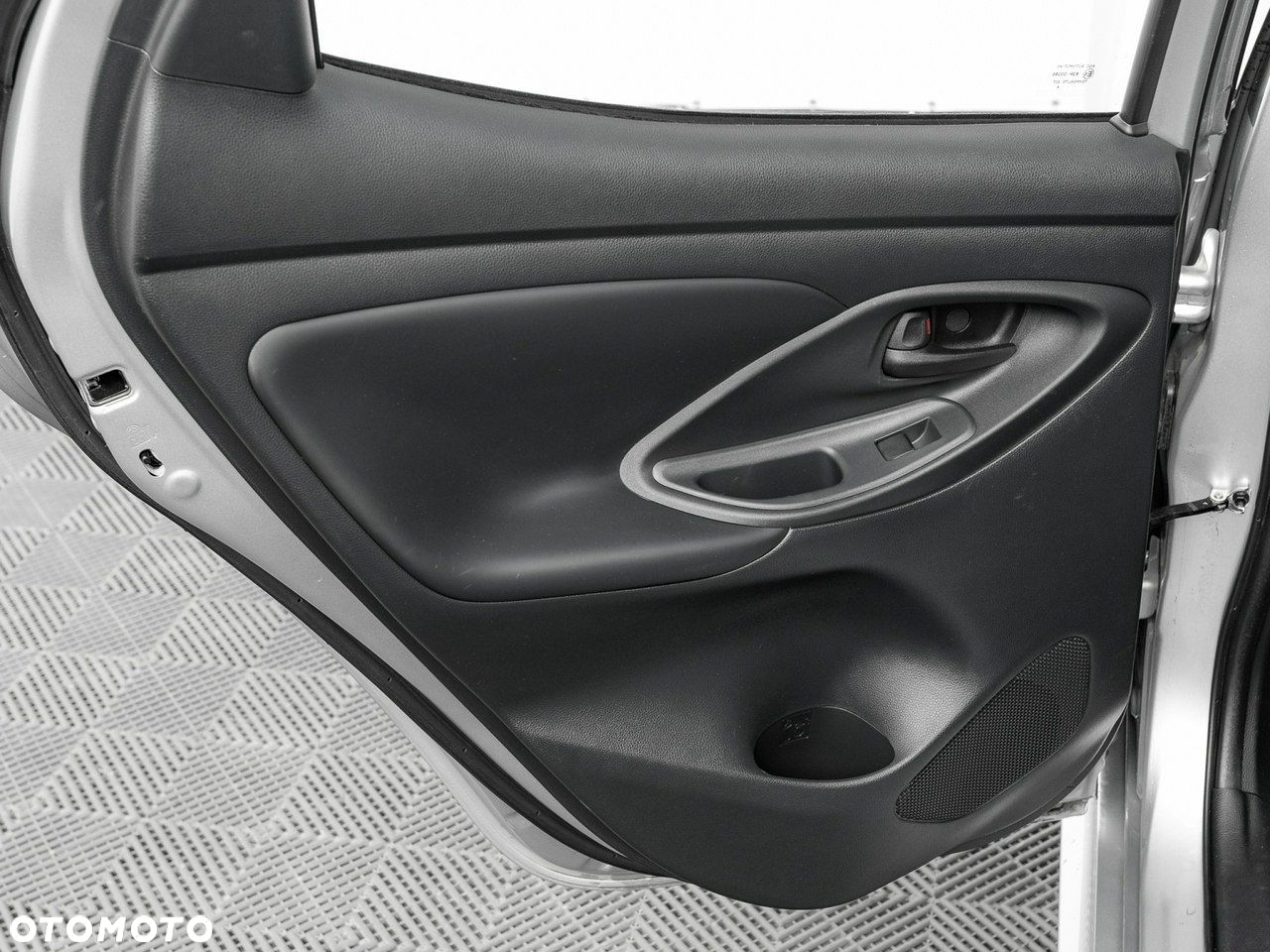 Toyota Yaris Hybrid 1.5 Comfort - 22