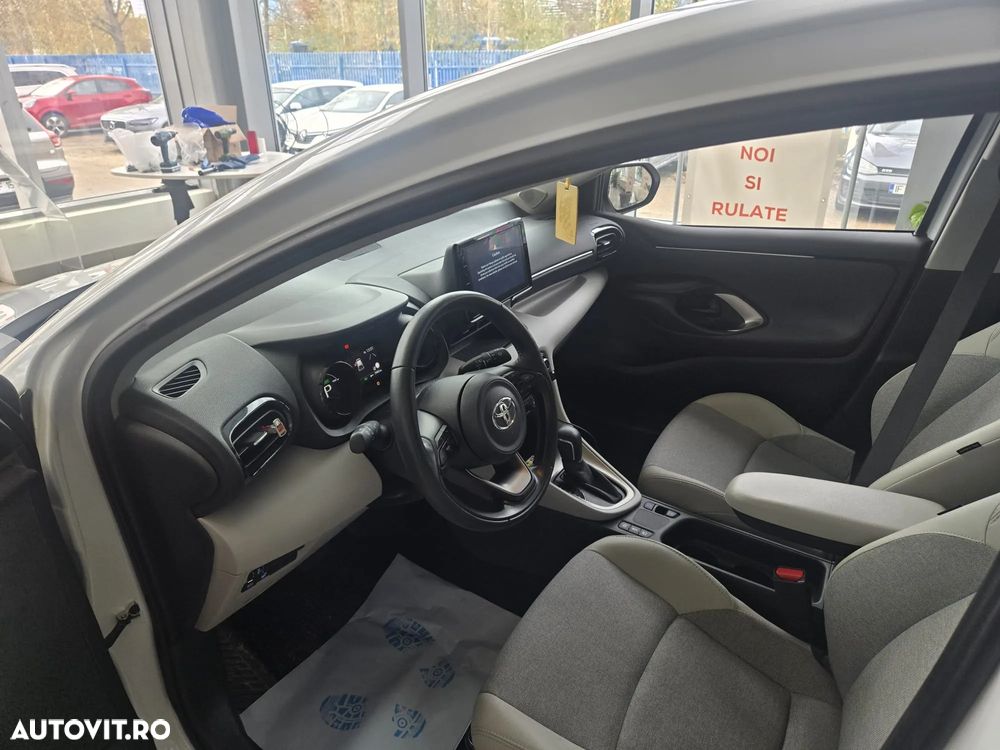 Toyota Yaris 1.5 VVT-i HSD Exclusive Elegant - 19