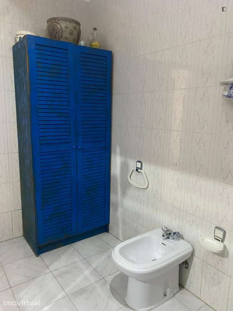 Quarto - localizado em Aveiro - Grande imagem: 4/17