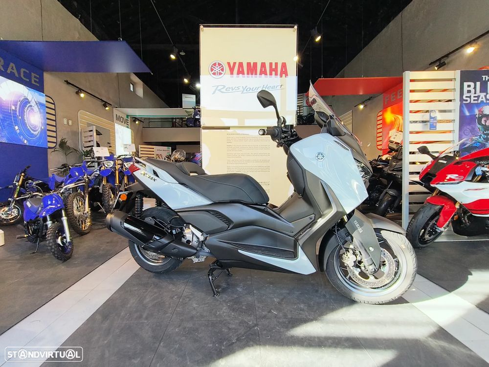 Yamaha X-Max 300 Techmax+ - 1