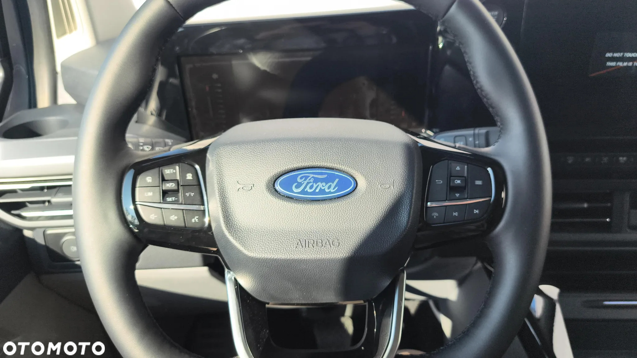 Ford Tourneo Custom 2.0 EcoBlue 320 L2 Titanium - 13