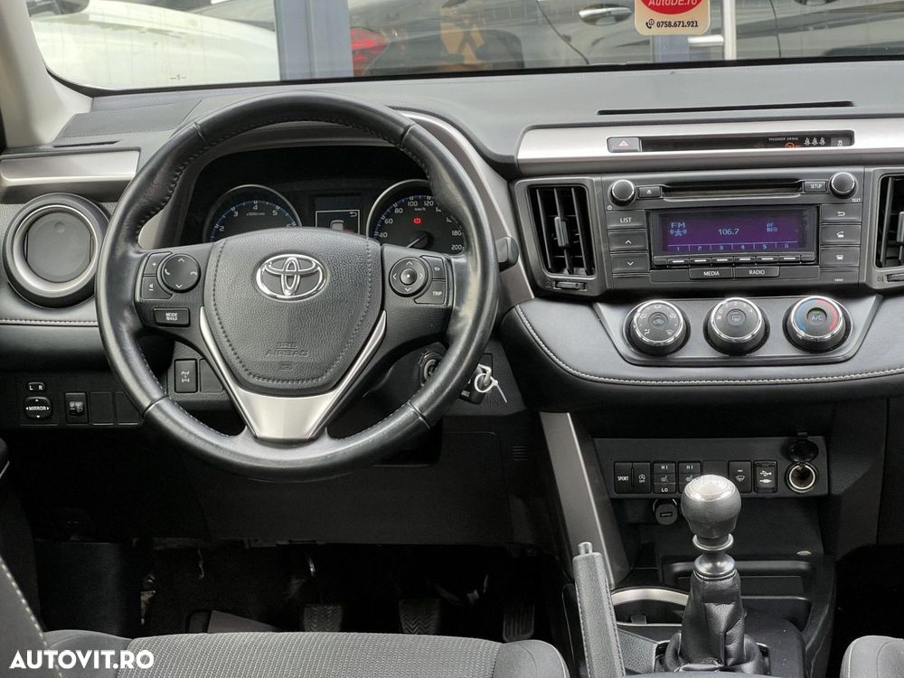 Toyota RAV4 - 10