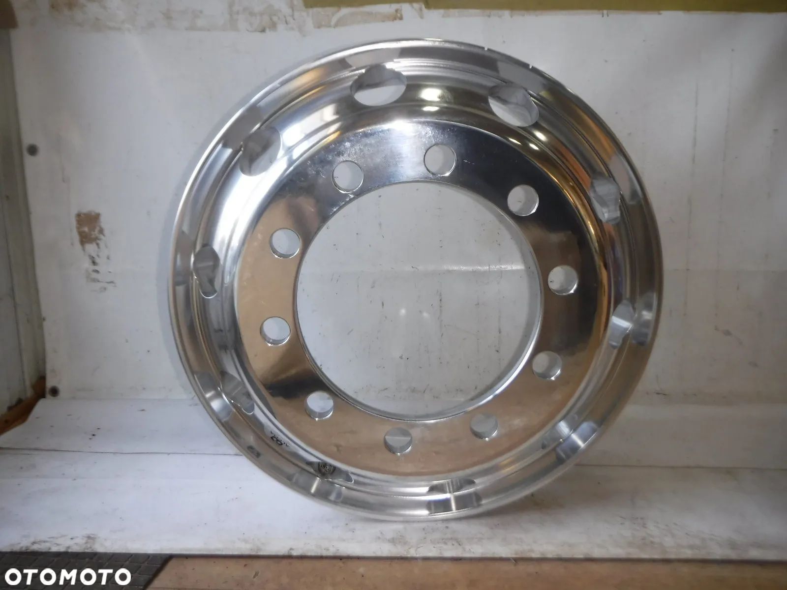 88U553DB. FELGA ALUMiniowa nowa alcoa 10 OTW 22,5X8,25 ET176 DWUSTRONNIE POLER.SR.OTW.32MM,ZAWOR WEWN.AURORA-B. - 1