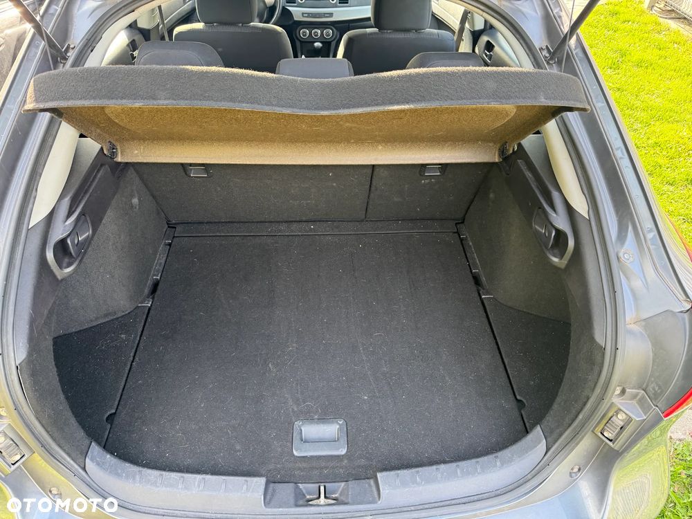 Mitsubishi Lancer 1.5 - 11