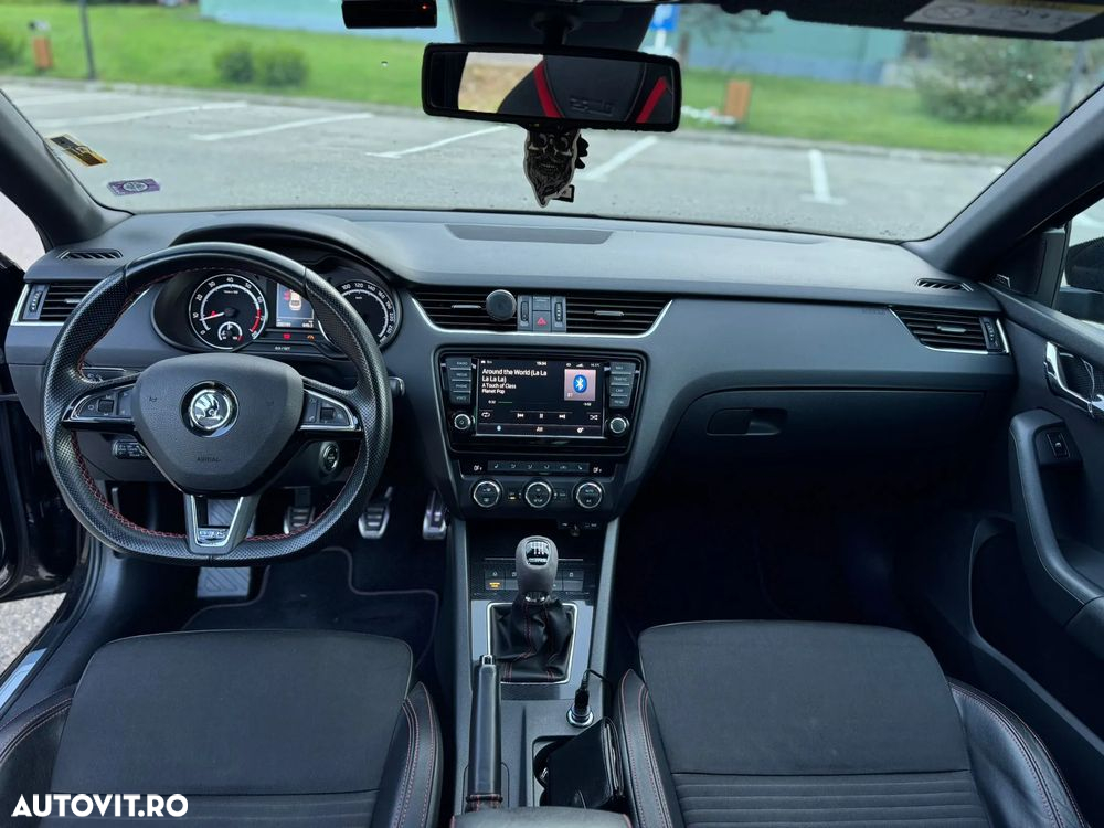 Skoda Octavia 2.0 TSI RS - 10
