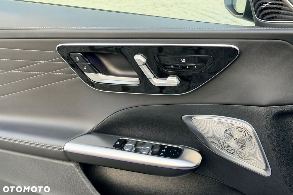 Mercedes-Benz Klasa C 300 9G-TRONIC - 16