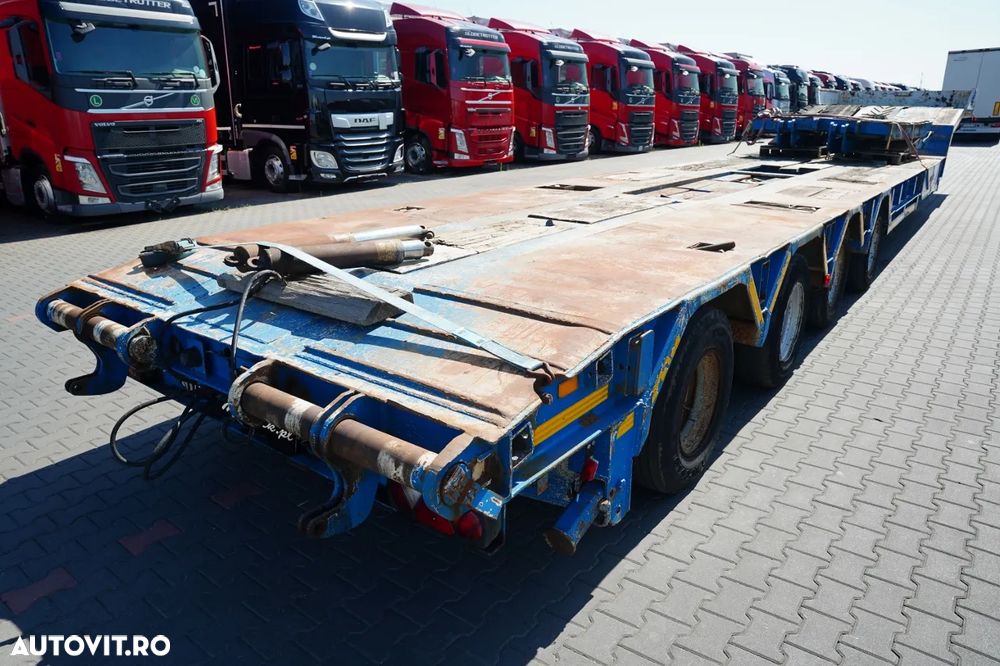 Trax / REMORCĂ JOS / REMORCĂ AUTO 15,3 M / 4 AXE (2 DE DIRECȚIE) / - 15