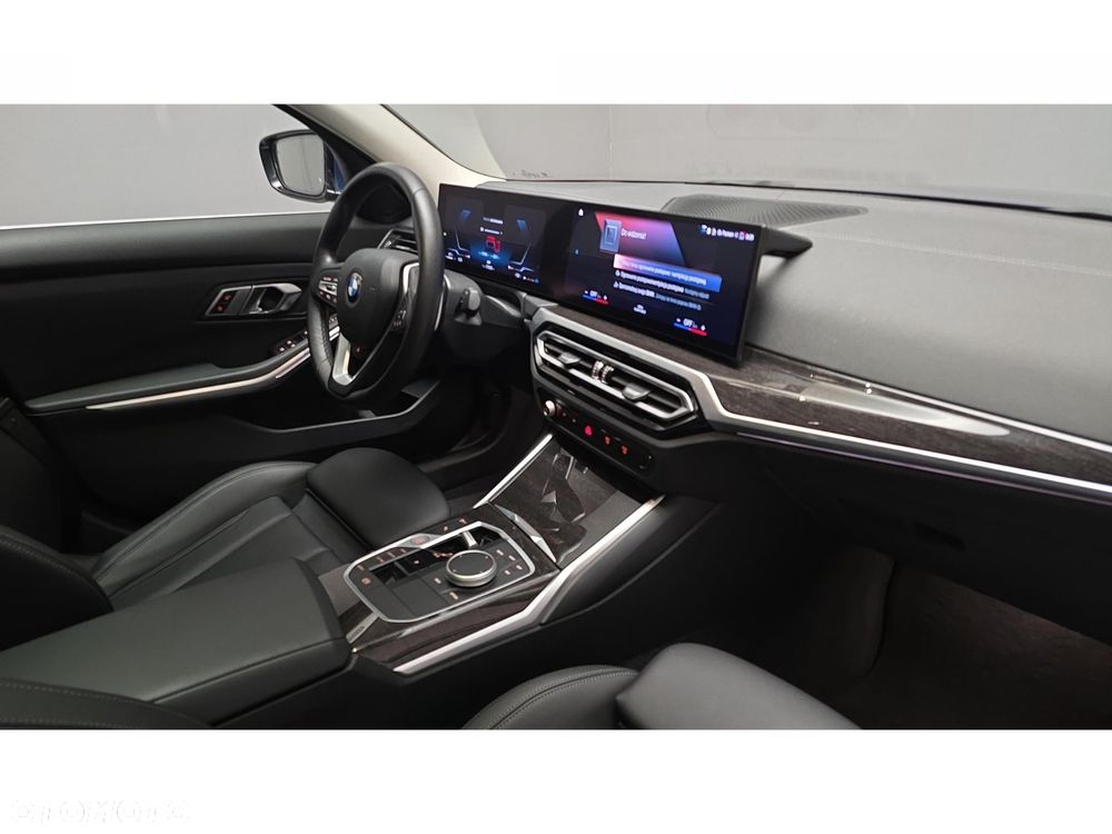 BMW Seria 3 320d xDrive - 27