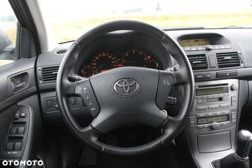 Toyota Avensis 2.0 D-4D Combi - 31