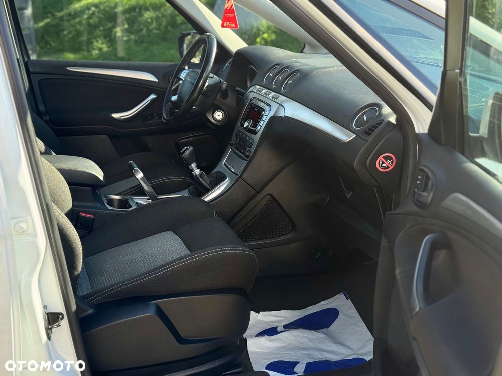 Ford S-Max - 26