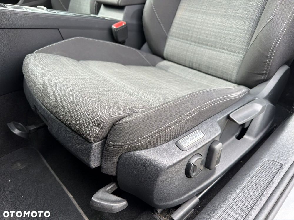 Volkswagen Passat - 14