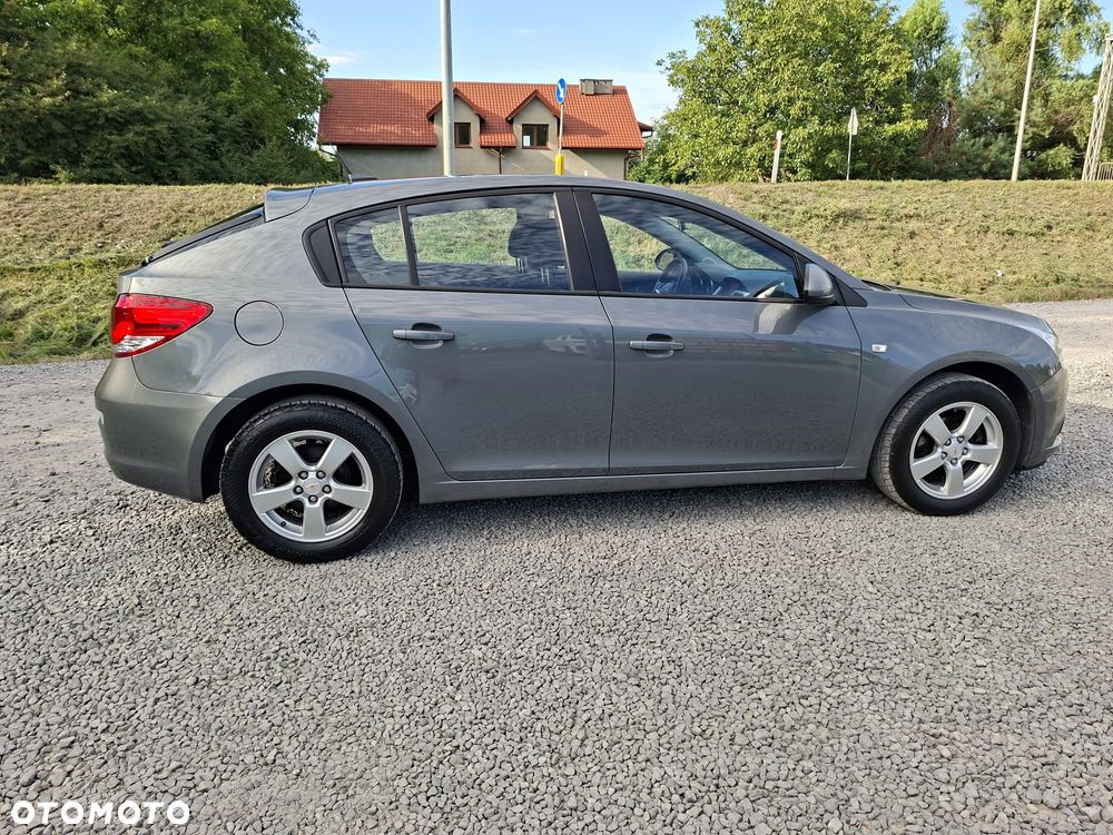 Chevrolet Cruze 1.6 LS+ - 7