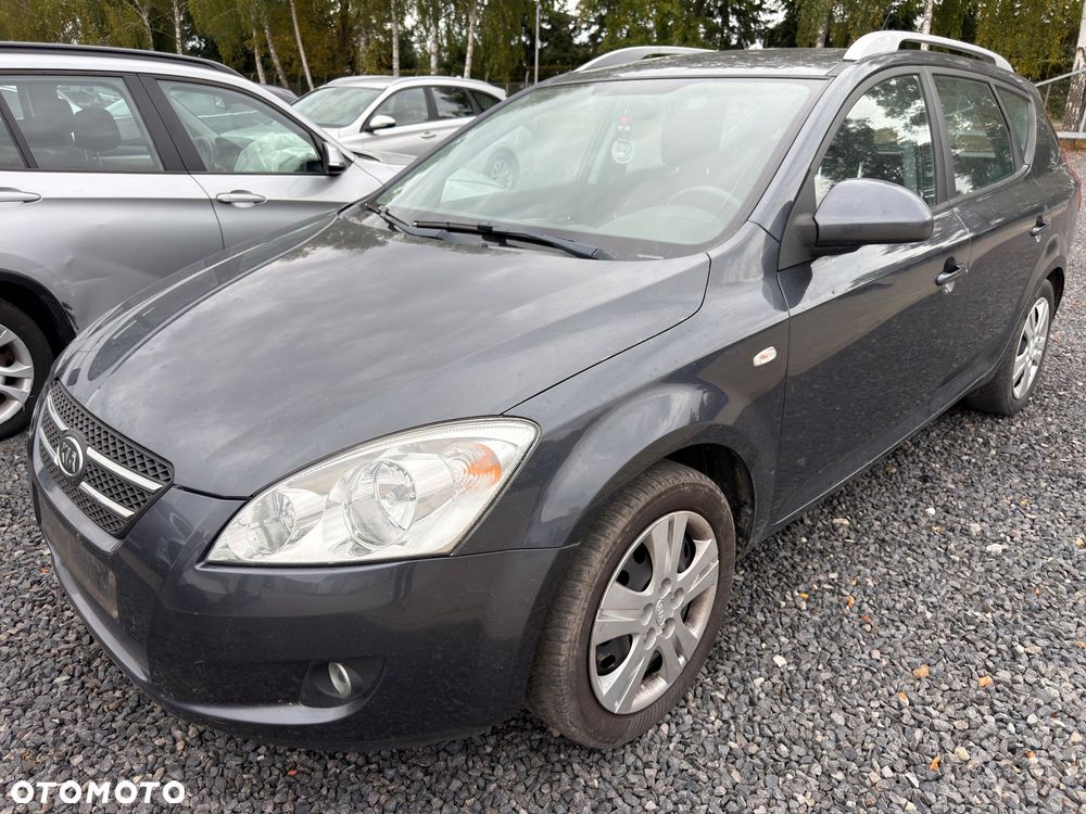 Kia Ceed - 1