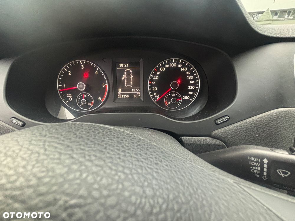 Volkswagen Jetta 1.6 TDI Comfortline - 8