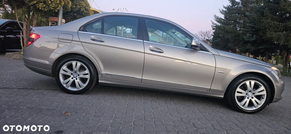 Mercedes-Benz Klasa C ver-180-blueefficiency-7g--tronic-avantgarde - 5