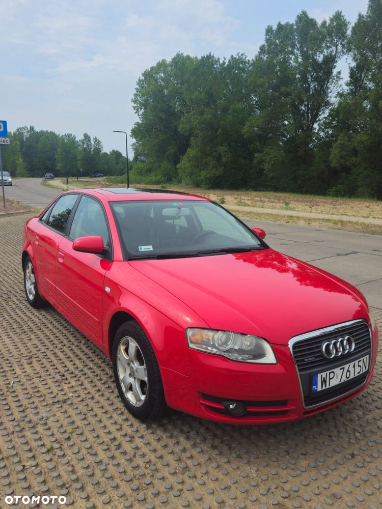 Audi A4 Limousine - 1