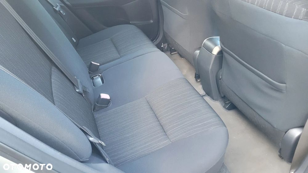 Toyota Auris 2.0 D-4D Edition - 19