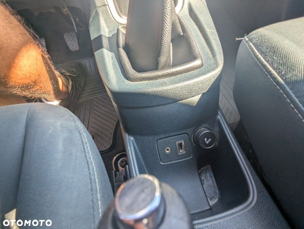 Ford Fiesta - 12