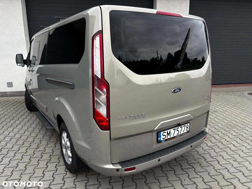 Ford Tourneo Custom 300 L2H1 VA Titanium - 20