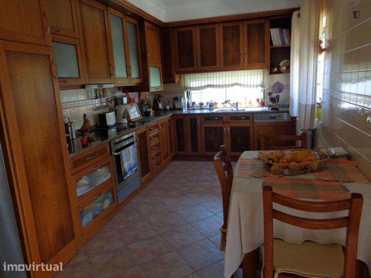 Quarto - localizado em Lisbon - Grande imagem: 5/7
