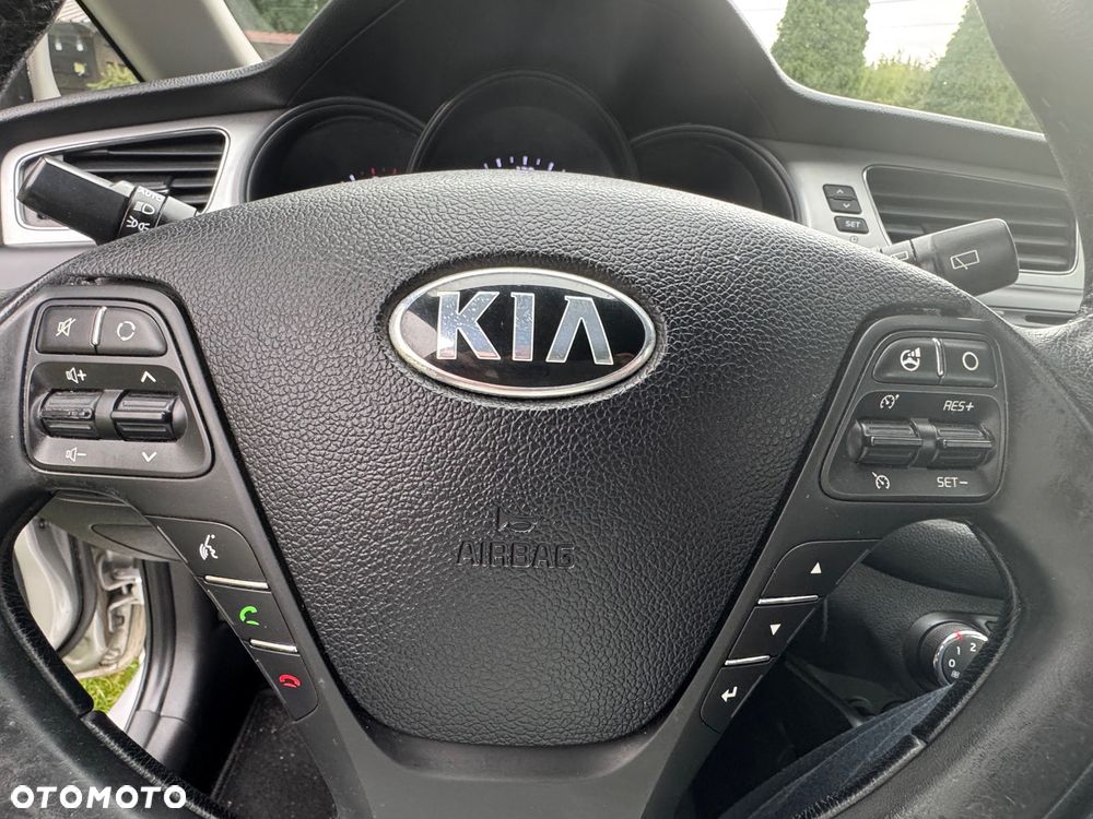 Kia Ceed - 24