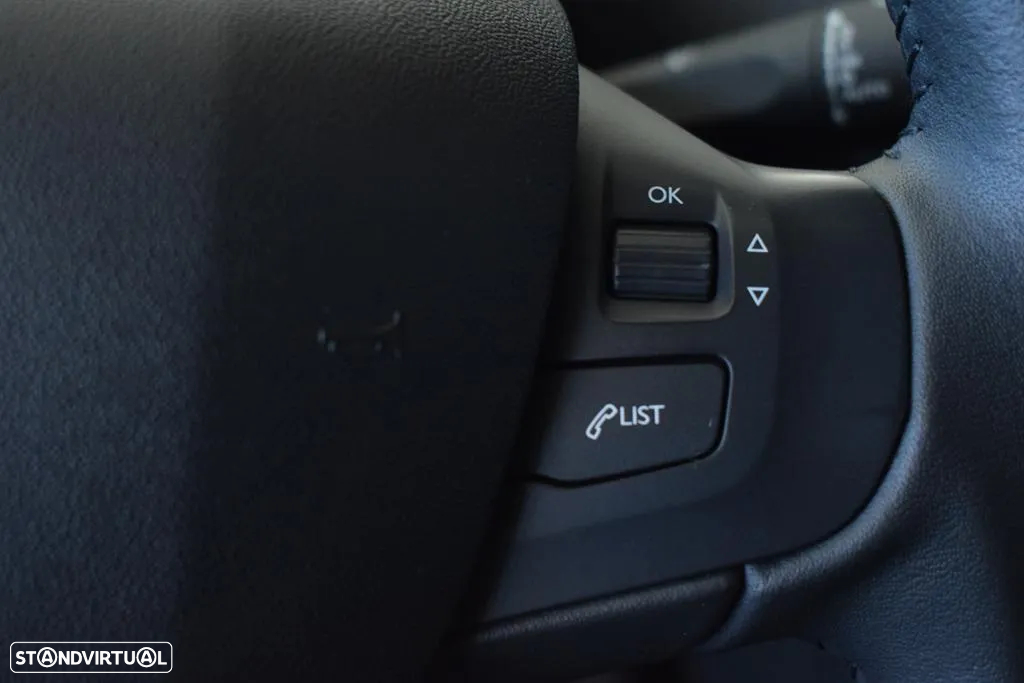 Peugeot 208 1.2 PureTech Signature - 12