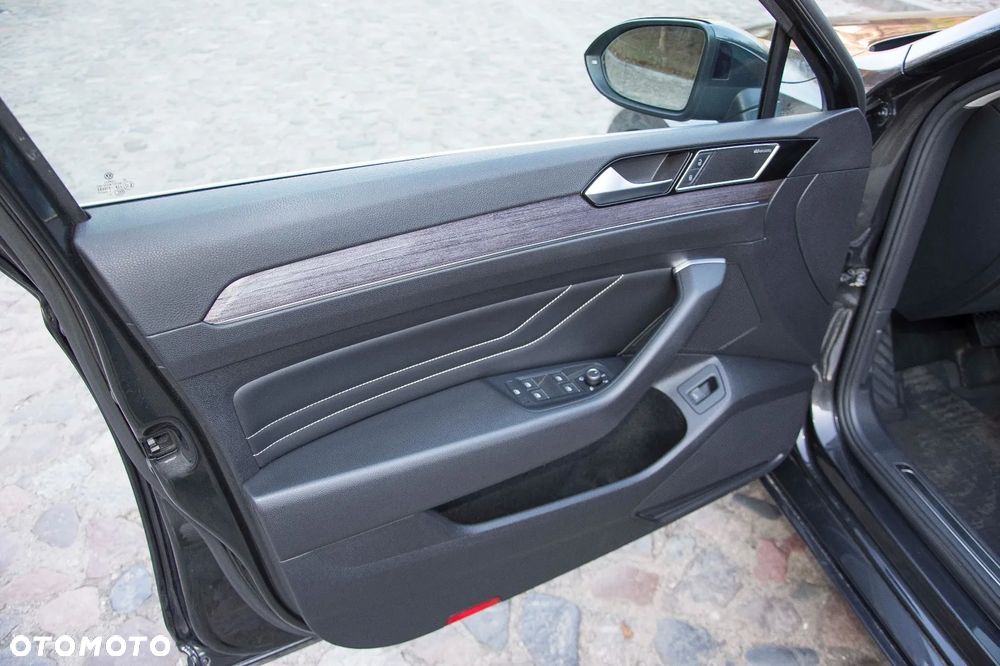 Volkswagen Passat - 9