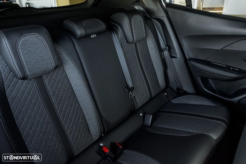 Peugeot 2008 1.2 PureTech Allure - 23