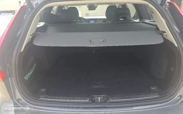 Volvo V60 2.0 B4 Momentum Plus - 4