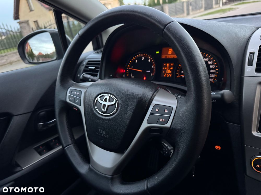 Toyota Avensis 2.0 D-4D Sol Premium - 34