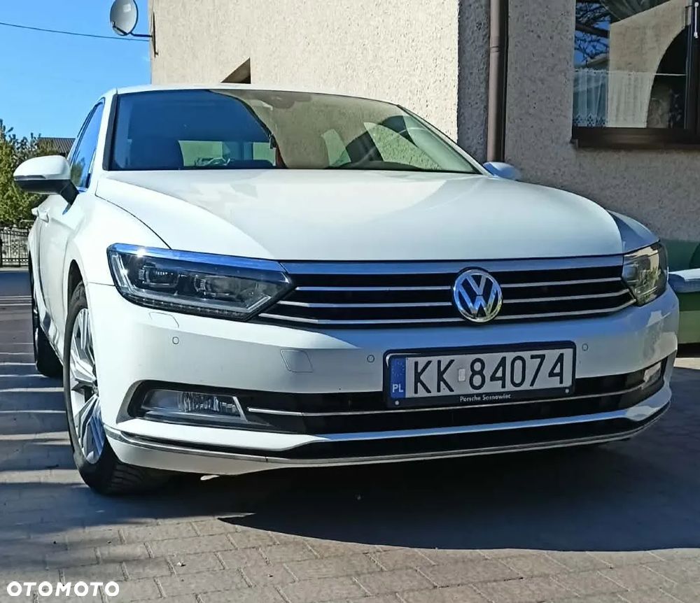 Volkswagen Passat - 11