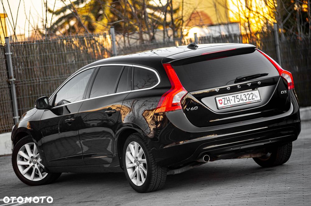 Volvo V60 D3 Geartronic Summum - 9