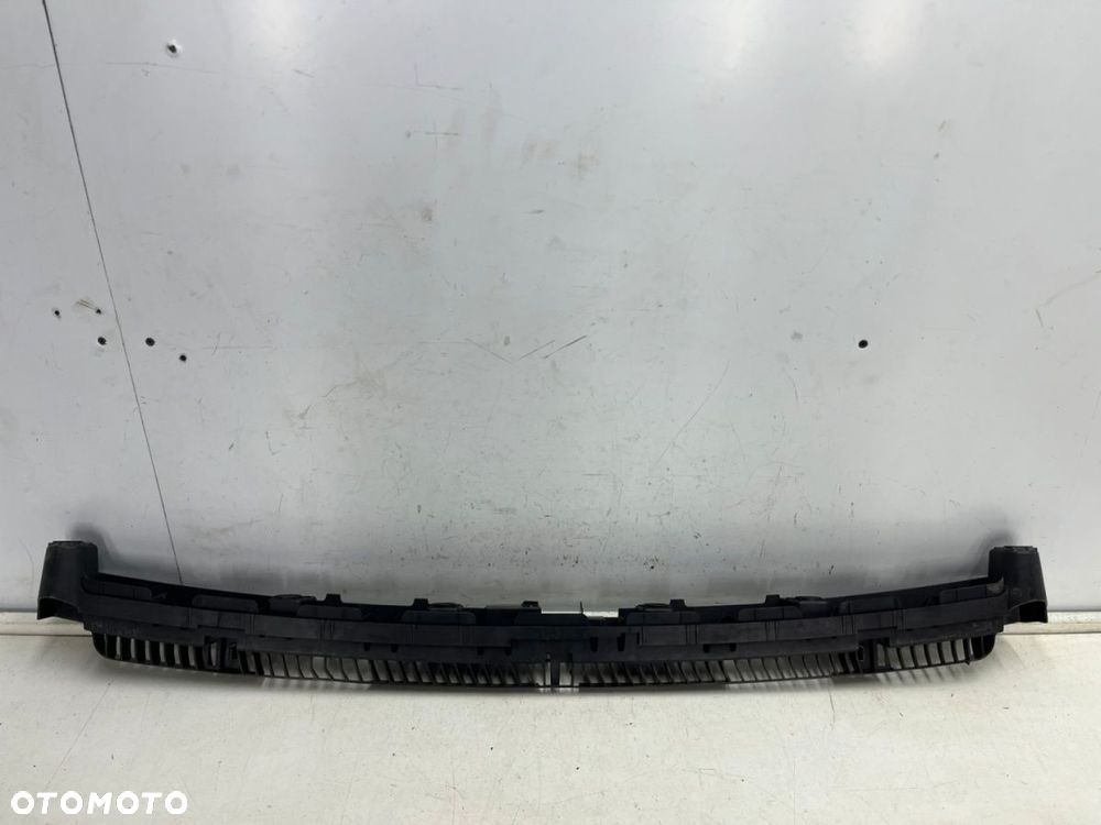 Ślizg Seat Arona 17r.- tylne środkowe mocowanie wspornik uchwyt zderzaka tył 6f9807863c - 6