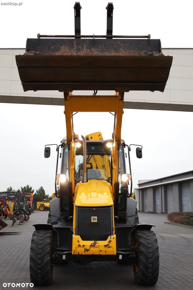 JCB 3CX - 16